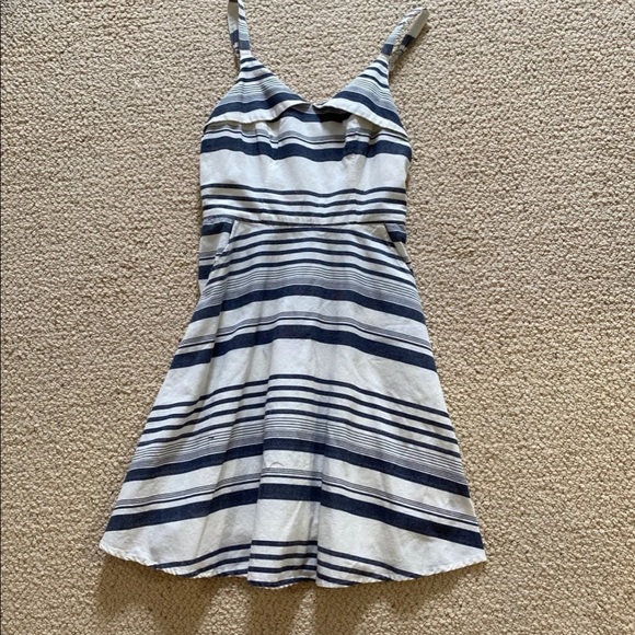 Francesca’s Striped Dress with Pockets - Picture 3 of 4